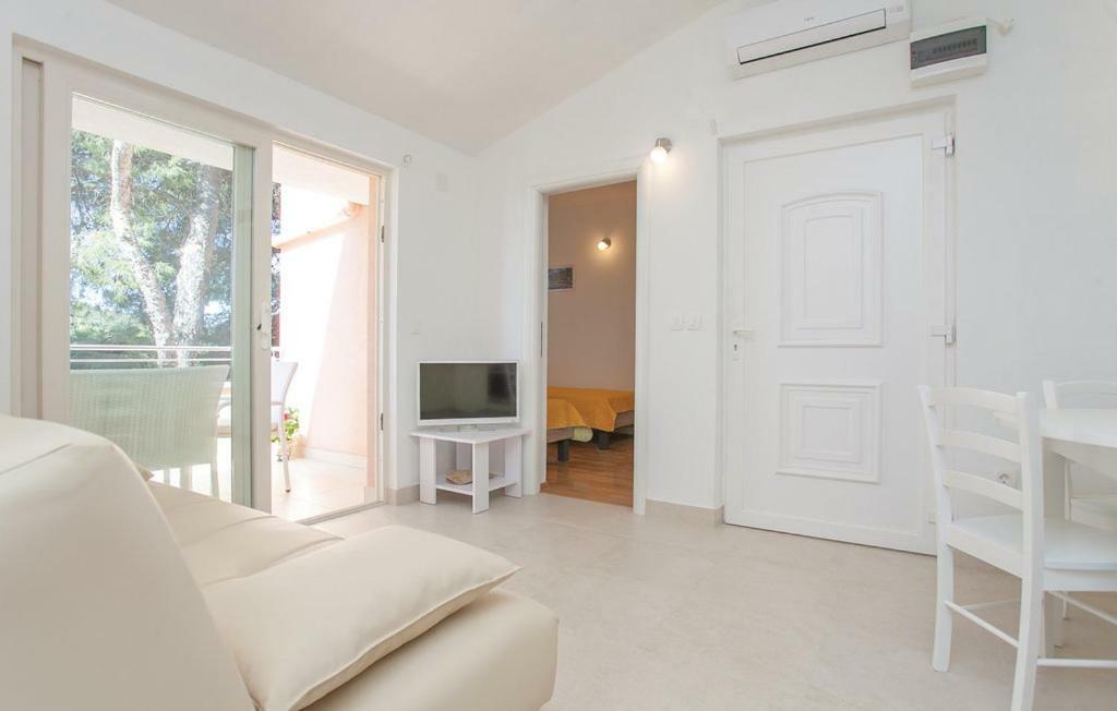 Beautiful Apartment By The Sea Прижба Экстерьер фото